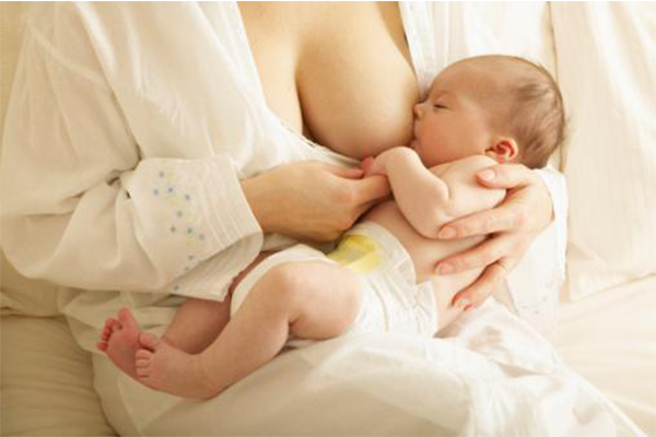 怀孕期间想让乳房健康发育？这样清洗乳房很重要