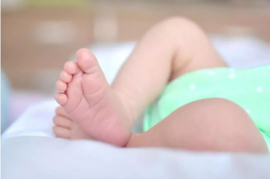 新生儿宝宝一天喂几次奶比较合适？